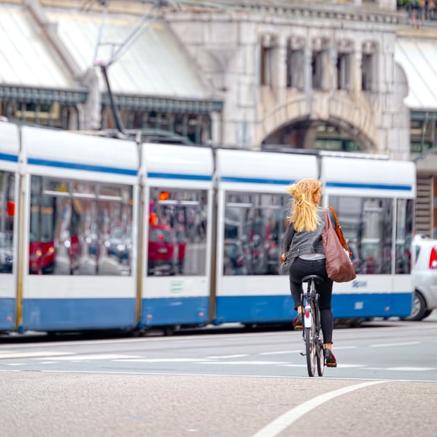 Tram en fietser