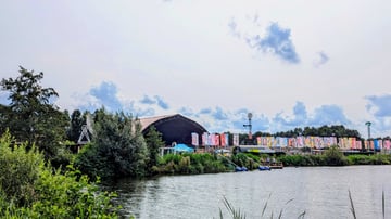 Stapelwolken boven Lowlands in 2024. Foto: Sarah van Gorp