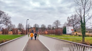 Bewolkt en zacht met voorlopig geen gladheid.
