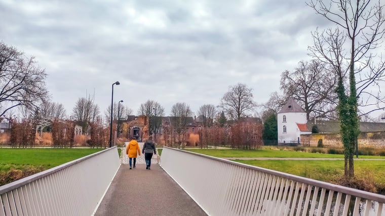 Bewolkt en zacht met voorlopig geen gladheid.