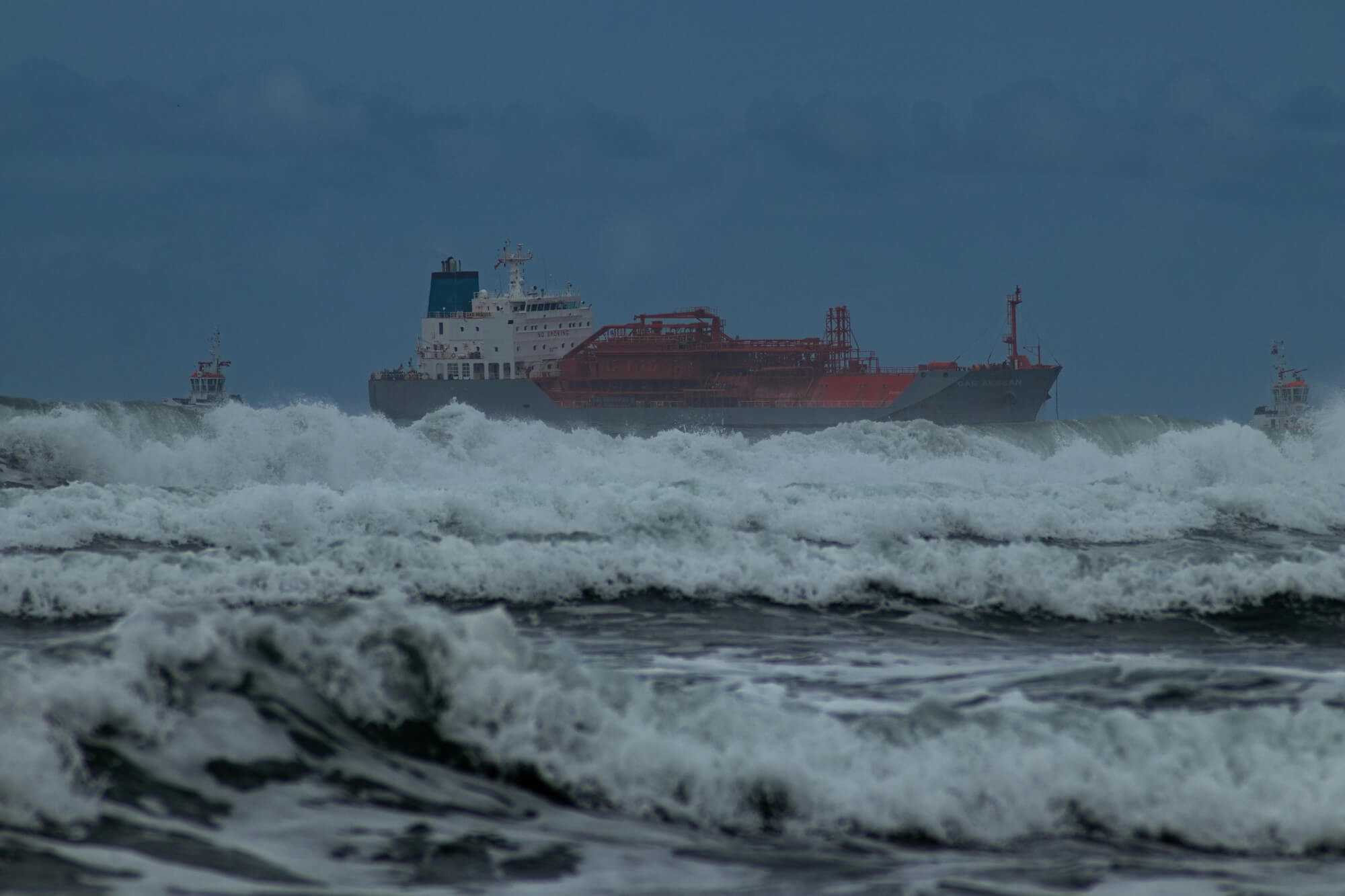 ship-in-storm