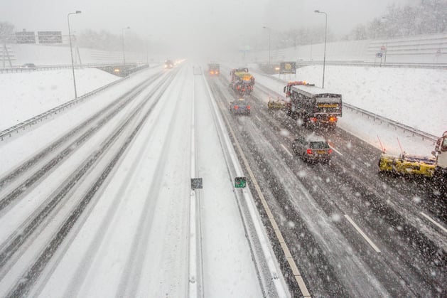 sneeuw-snelweg-gladheid